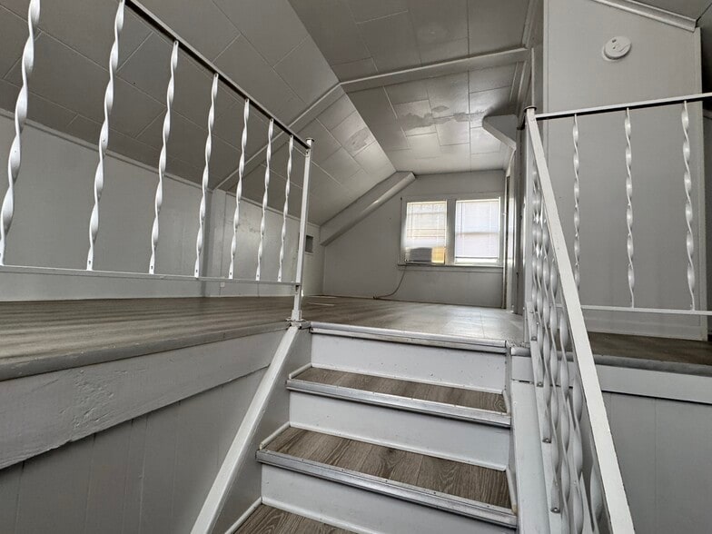 Building Photo - 3425 N California Ave