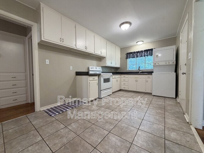 Building Photo - 1722 Mattern Dr