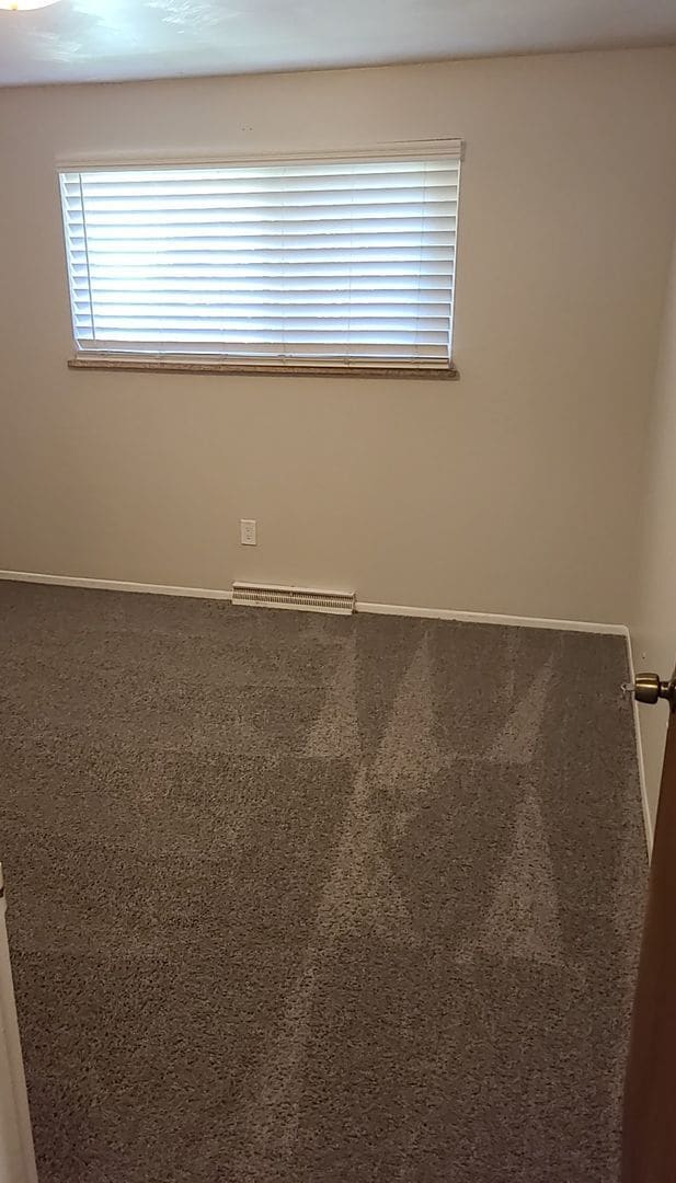 Building Photo - Updated 2 Bedroom Apartment with Private P...