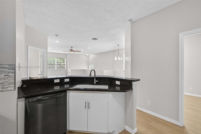 Building Photo - 107 Lighthouse Cir