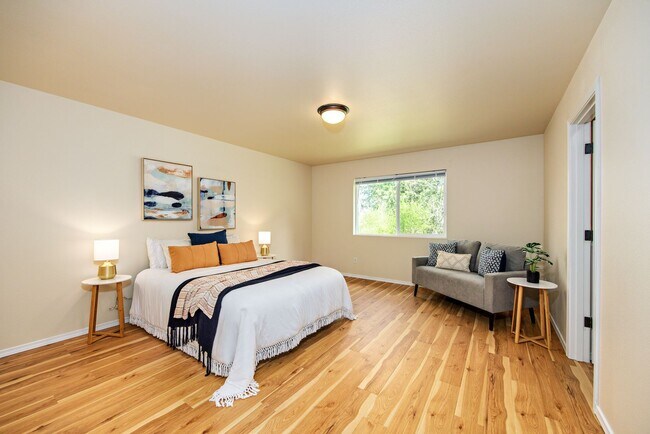 Building Photo - 3 Bedroom Rambler in Quiet Port Orchard Lo...