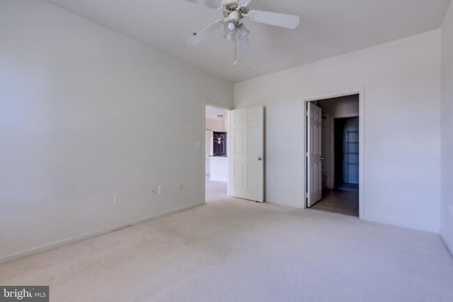 Building Photo - 12925 Centre Park Cir