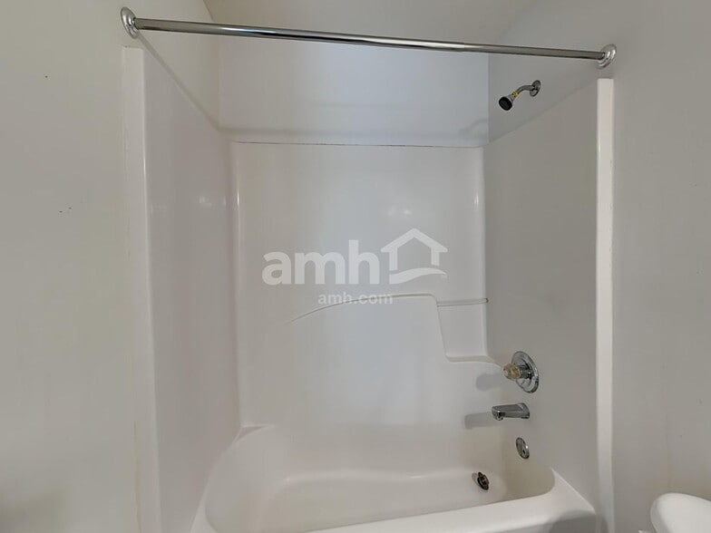 Building Photo - 3802 Uppark Dr