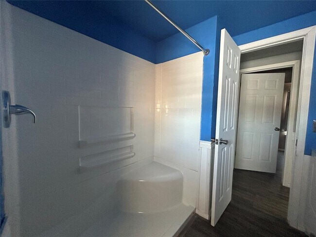 Building Photo - 8441 NW 92nd St