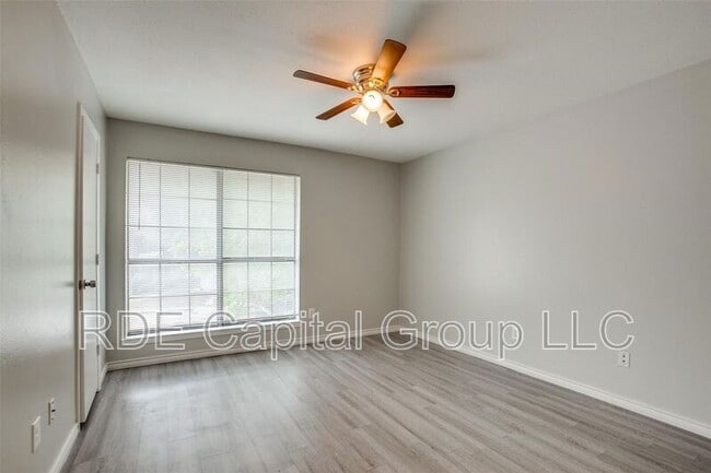 Building Photo - 1939 Cranford Dr