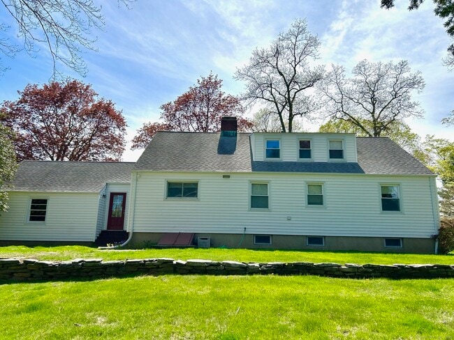 Building Photo - 478 Judd St