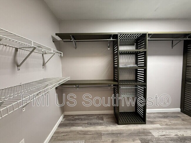 Building Photo - 3443 Sunbonnet Dr