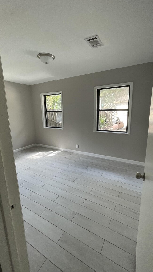 Building Photo - 1384 Pullen Rd