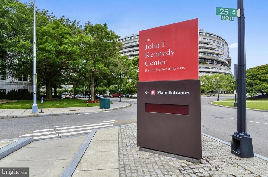 Building Photo - 950 25th St NW