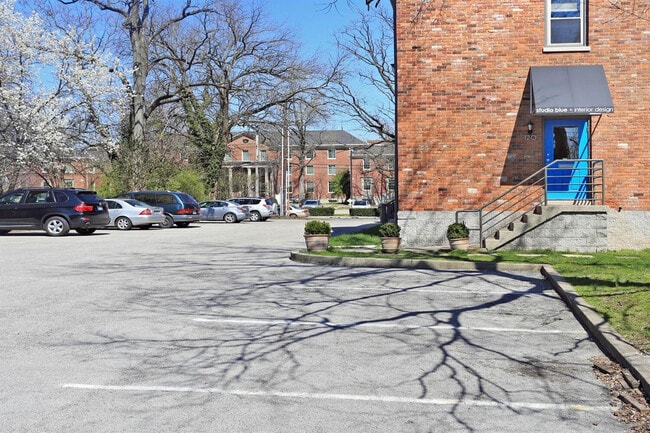 Building Photo - 508 W 2nd St