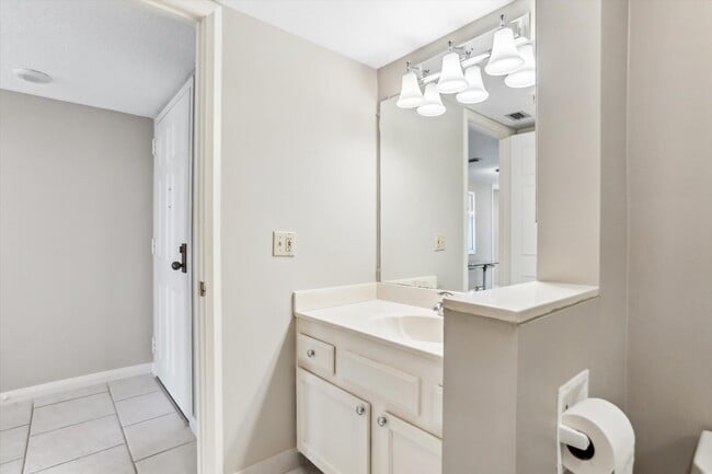 Building Photo - 5950 Pelican Bay Plaza S