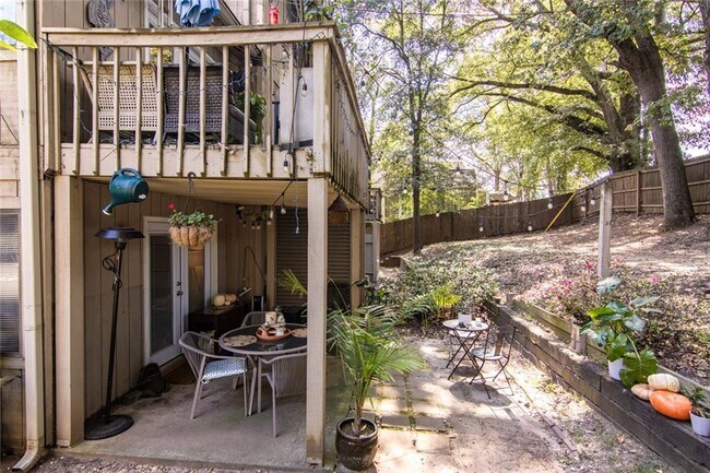 Building Photo - 2109 Defoors Ferry Rd NW