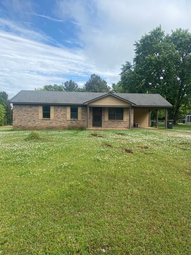 Primary Photo - 4913 Hwy 36 E