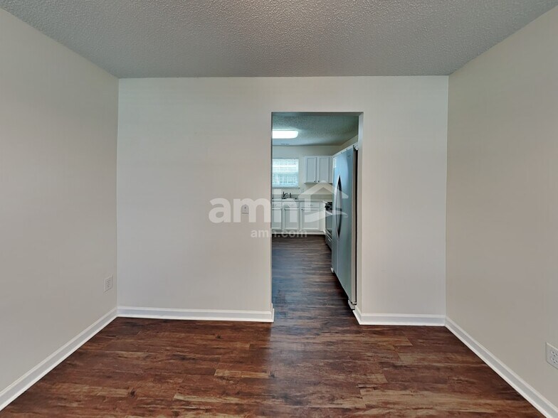 Building Photo - 4104 Hunters Trail Dr