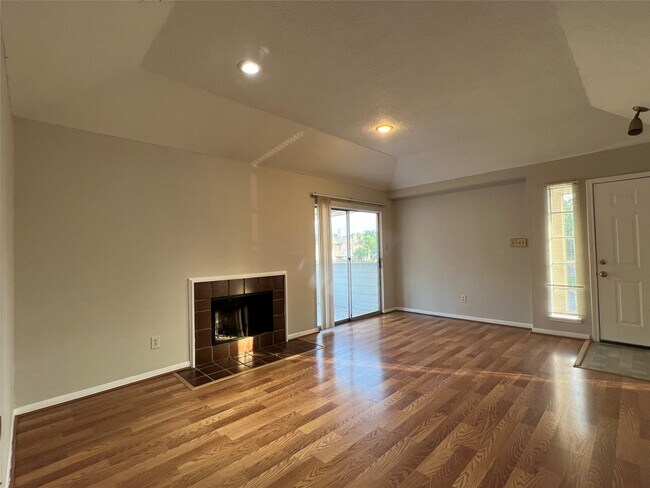 Building Photo - 11507 Meadow Ln