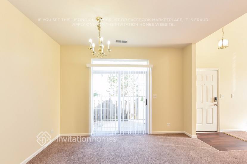 Building Photo - 2562 Hillsboro Blvd