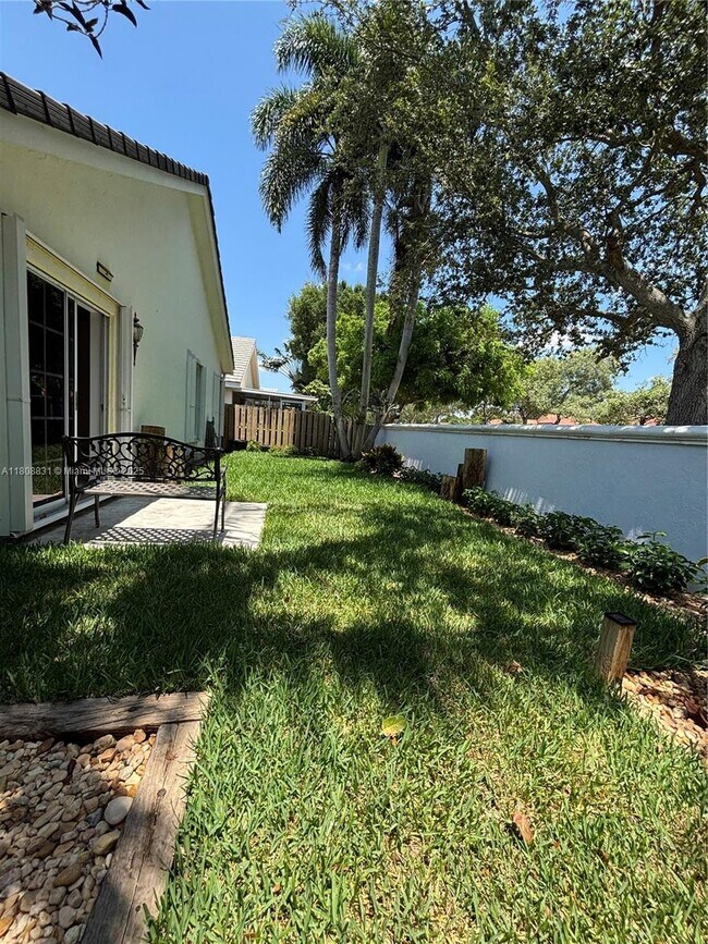 Building Photo - 9366 Arborwood Cir
