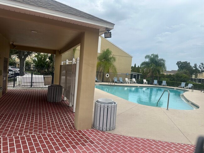 Building Photo - 10445 Heron Lake Dr