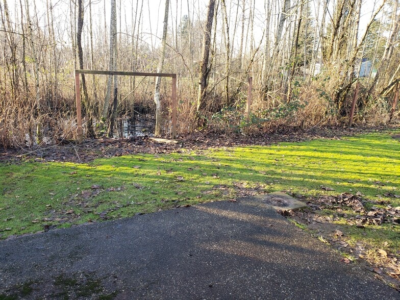 Back yard and woods - 504 Alder Plz