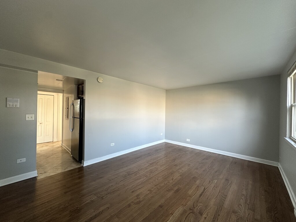 Building Photo - 7628 N Milwaukee Ave