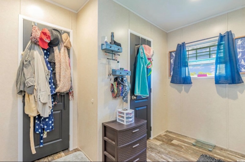 Building Photo - 3824 Wayside Rd