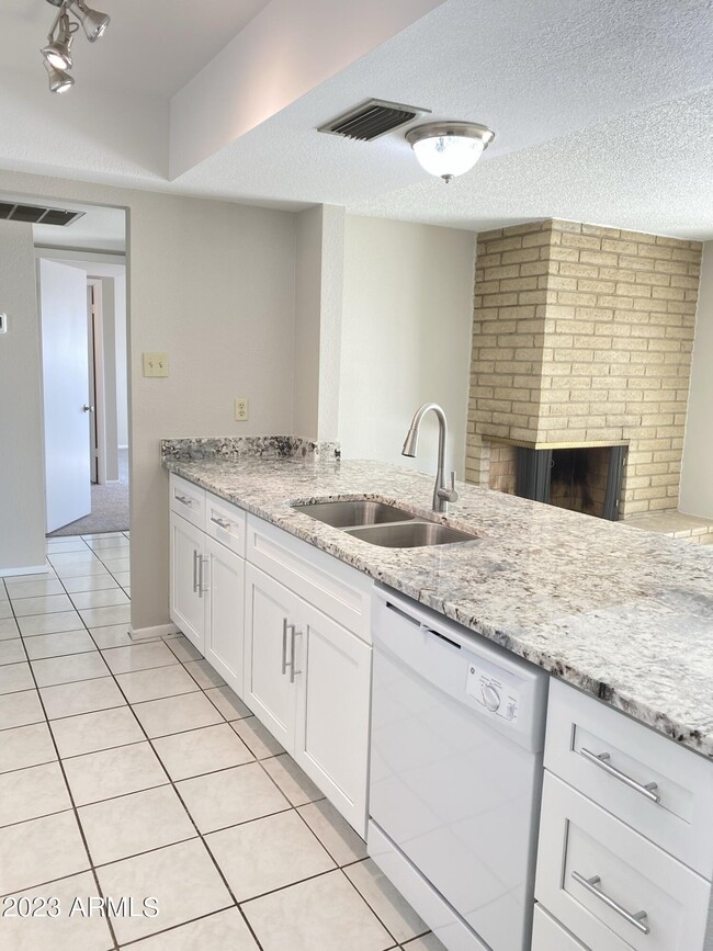 Building Photo - 3633 W Calavar Rd