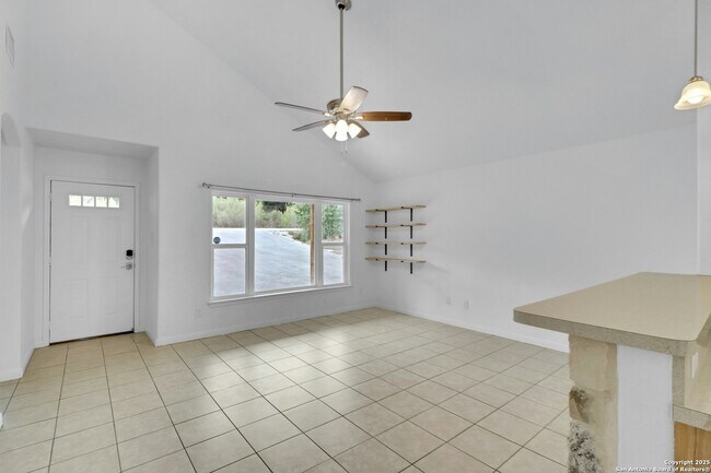 Building Photo - 2720 Golf Dr