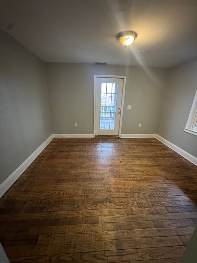 Building Photo - 311 52nd St