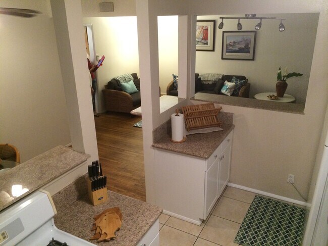 Building Photo - 536 39th W St