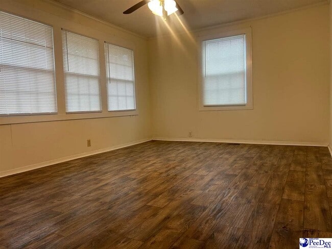 Building Photo - 848 Lynwood Dr