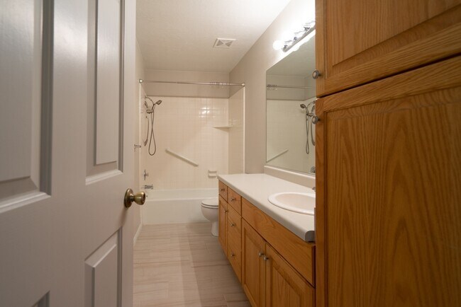 Building Photo - 2 Bedroom & 2 Bath Available in St. George!