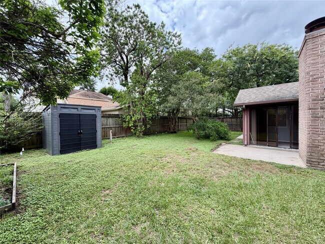 Building Photo - 19335 Diversion Dr