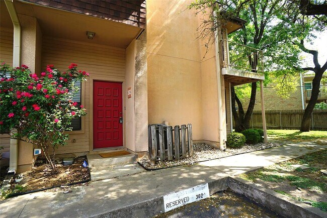 Building Photo - 8418 Fathom Cir