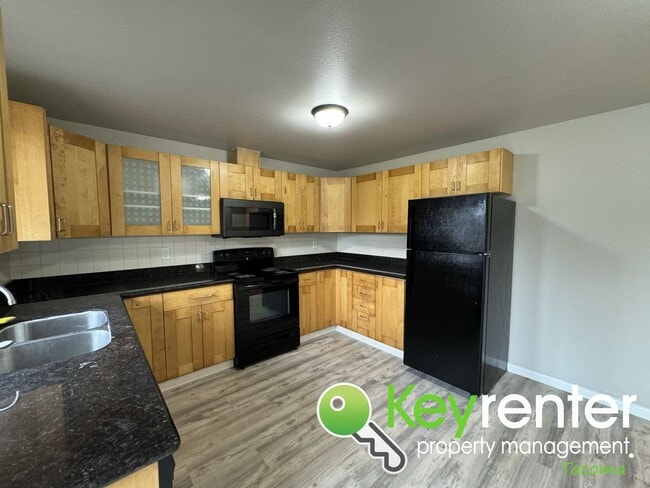 Building Photo - Must-have 3Bed/1Bath Tacoma Home + 50% Off...