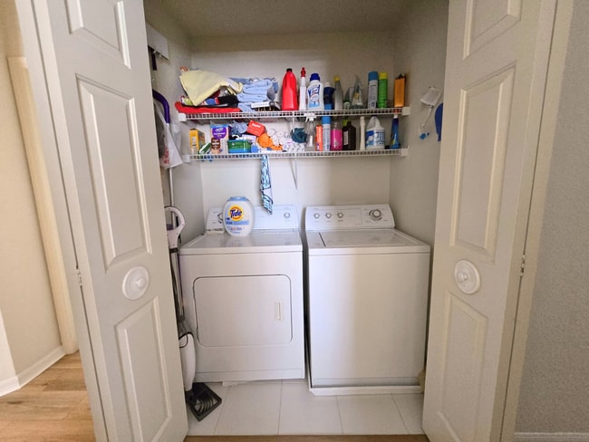 Building Photo - Gated 2BR/ 2BA Townhome Near UTC