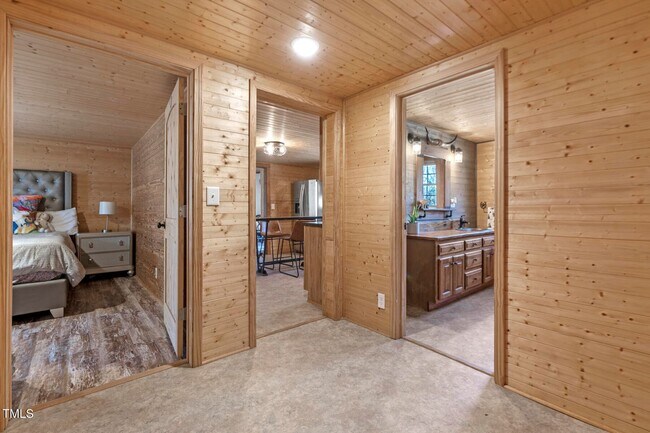Building Photo - Mini Farm on 2 acres
