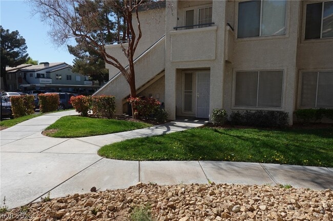 Building Photo - 3131 Key Largo Dr