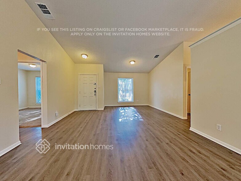 Building Photo - 5345 Colonial Dr