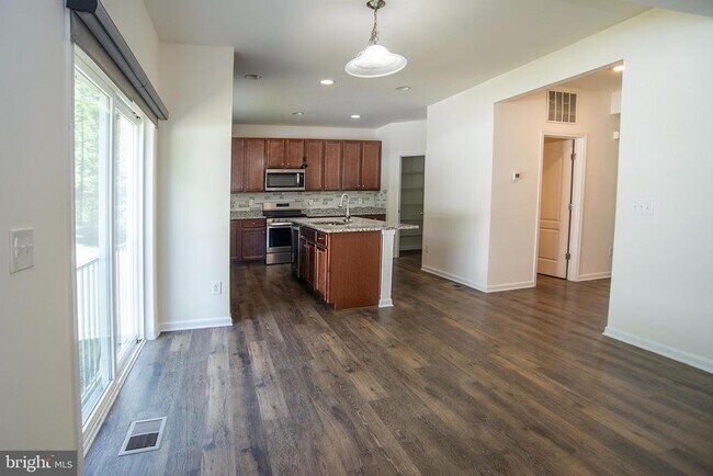 Building Photo - 1600 Hudgins Farm Cir
