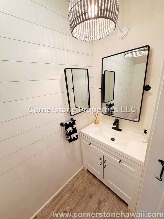 Building Photo - 724 Kakala St