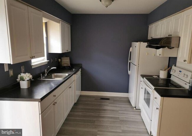 Building Photo - 623 Candlestick Ln