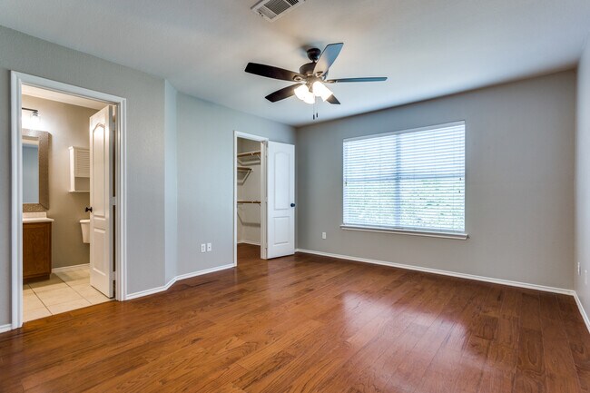 Building Photo - 3129 Lubbock Ave