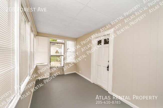 Building Photo - 208 Forest Ave