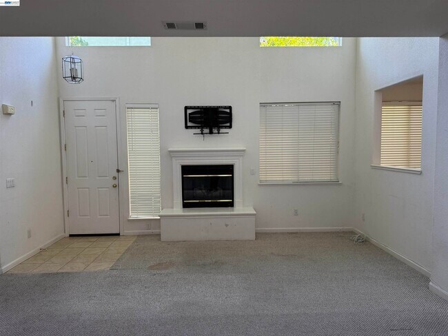 Building Photo - 5168 Academy Rd