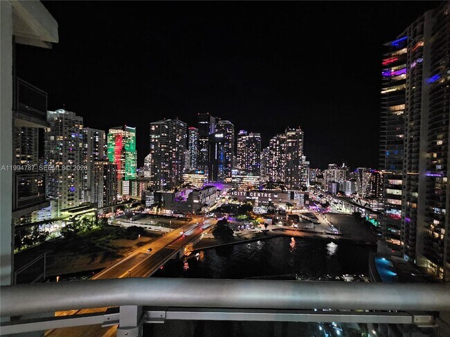 Building Photo - 350 S Miami Ave