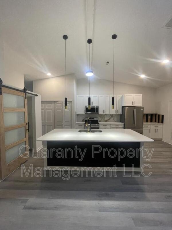 Building Photo - 8029 McGuire Dr