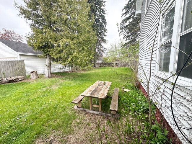 Building Photo - 1514 24th St