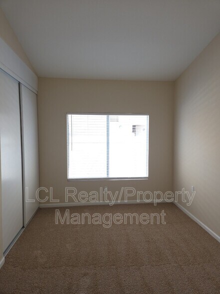 Building Photo - 26858 China Dr