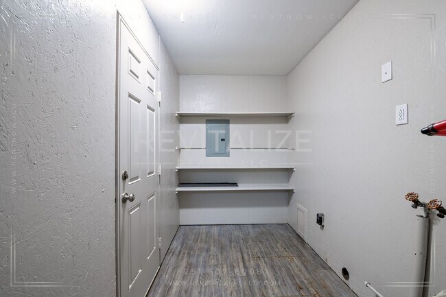 Building Photo - Beautiful 3 Bedroom/1 Bathroom Home in Mobile!