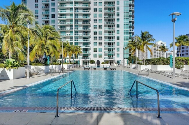 Building Photo - 951 Brickell Ave